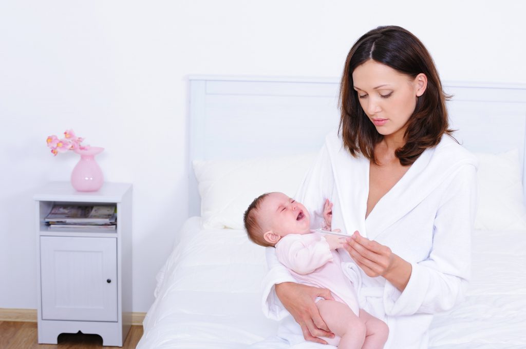 Как защитить новорожденного от простуды и гриппа