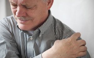 Боль в плече при остеопорозе